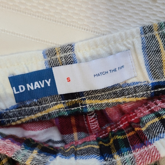 (1170) Old Navy Leasure Pants, Size: Small Color: Plaid (Red/White) - Picture 6 of 15